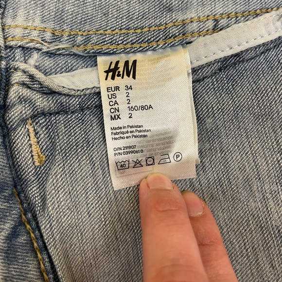 H&M Jean Jacket - Size US 2 - Picture 5 of 7